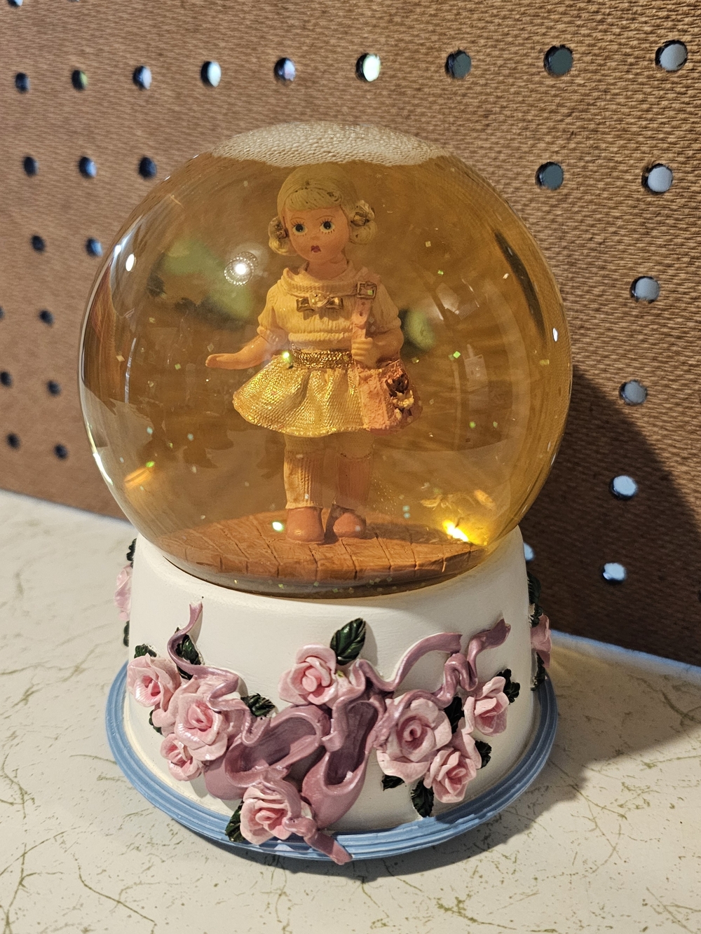 Madame Alexander Pink Rose Snow Globe